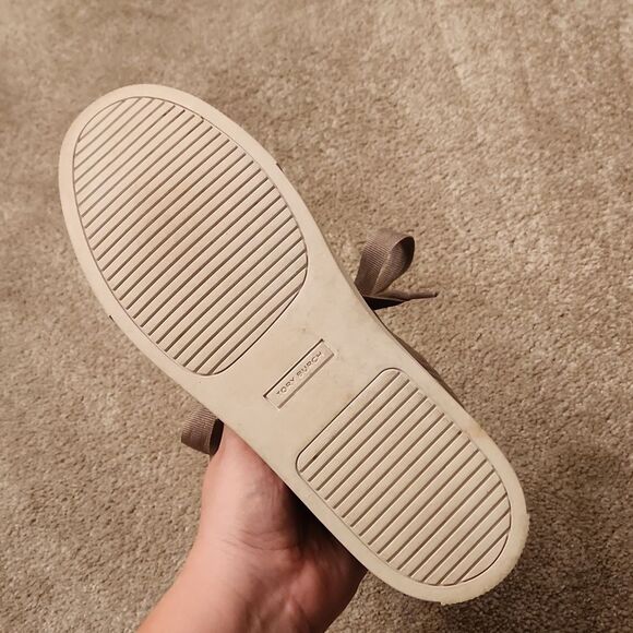 Tory Burch "Marion" Taupe-Colored Quilted Leather Lace-Up Shoes Size 8.5 - Picture 8 of 10